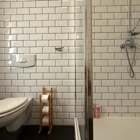 아파트 Peaceful 1bedroom Flat At Local Side Of The Center *